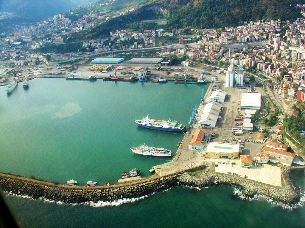 Baş direktor: Trabzon limanı Ermənistandan yük avtomobillərini qəbul etmir